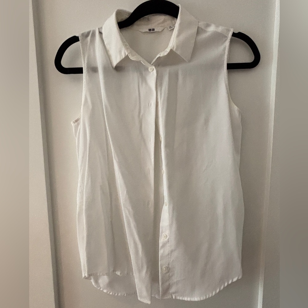 Uniqlo White Sleeveless Button-Down Shirt